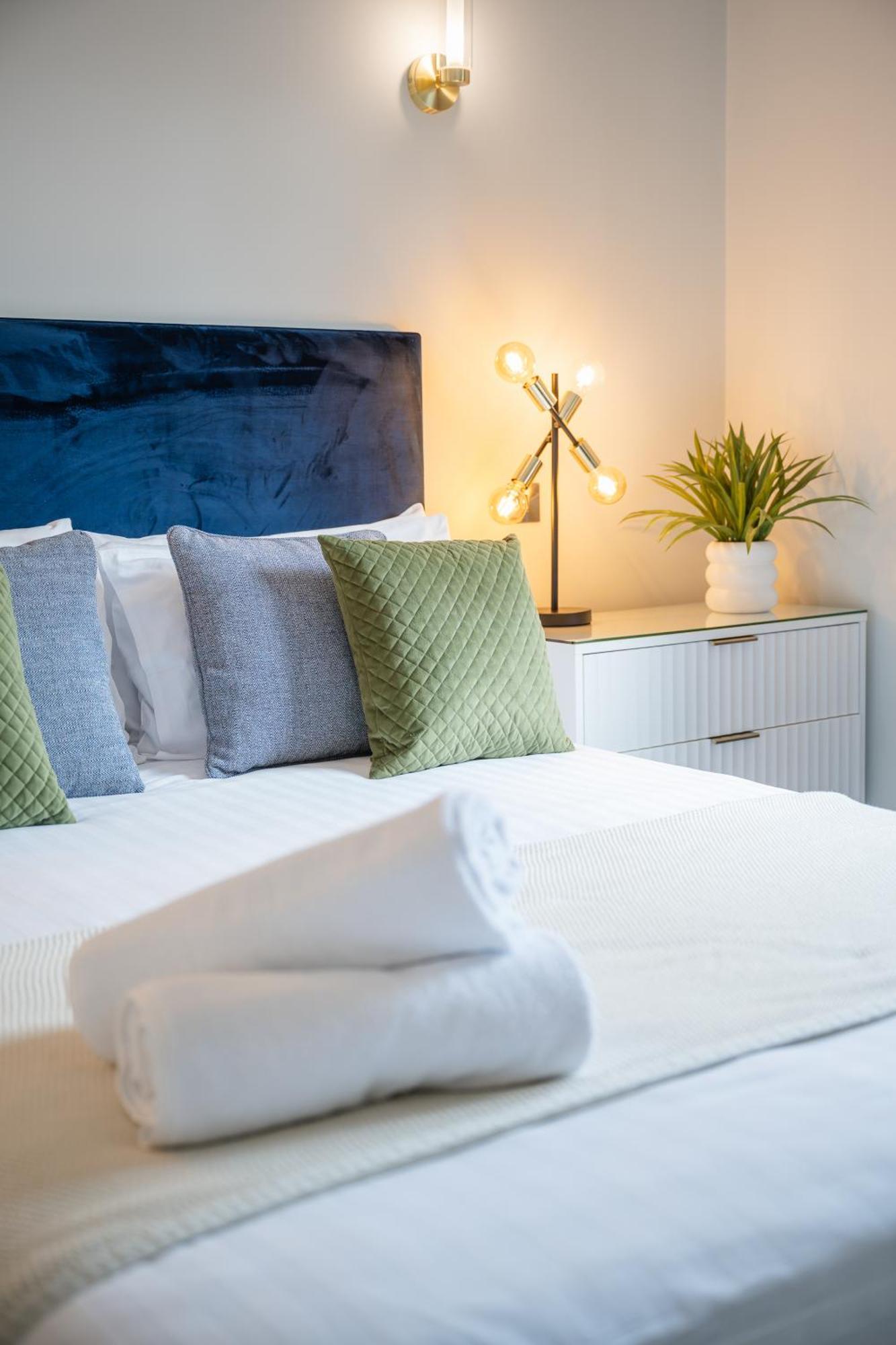 Quiet 2 Bedroom Gem In Stirling บริดจ์ออฟอัลลัน ภายนอก รูปภาพ