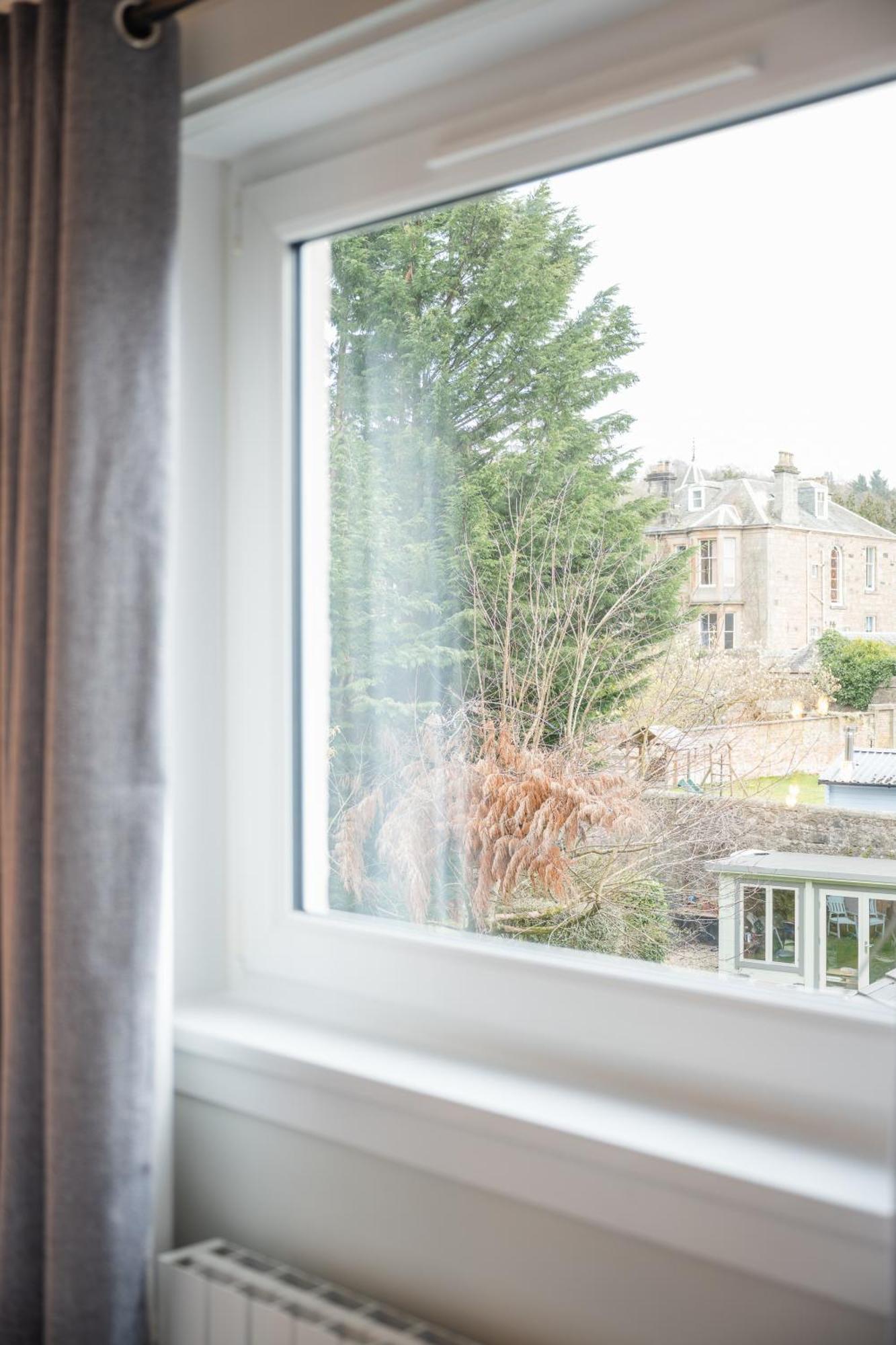Quiet 2 Bedroom Gem In Stirling บริดจ์ออฟอัลลัน ภายนอก รูปภาพ